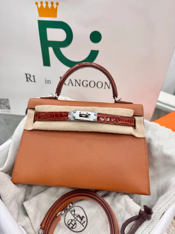 Hermès Mini Kelly Gold Croc touch